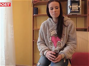 LETSDOEIT - Minnie likes pleasing Her mouth-watering raw coochie